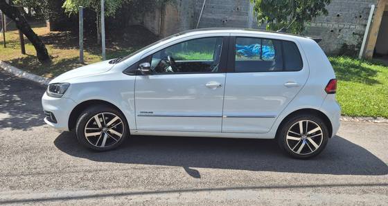 VOLKSWAGEN FOX 1.6 MSI HIGHLINE 16V FLEX 4P MANUAL